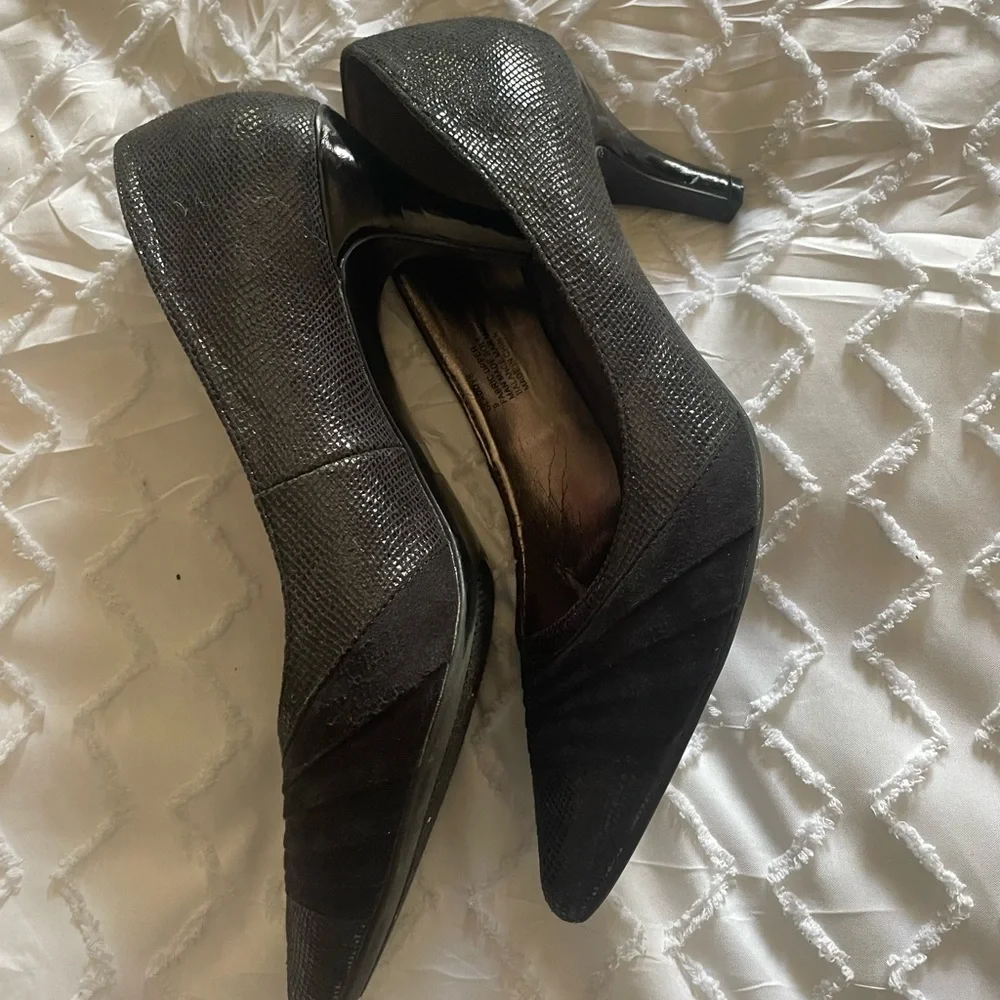 Karen Scott Black Suede 2.5” Pointed Toe Heels - Picture 3 of 3